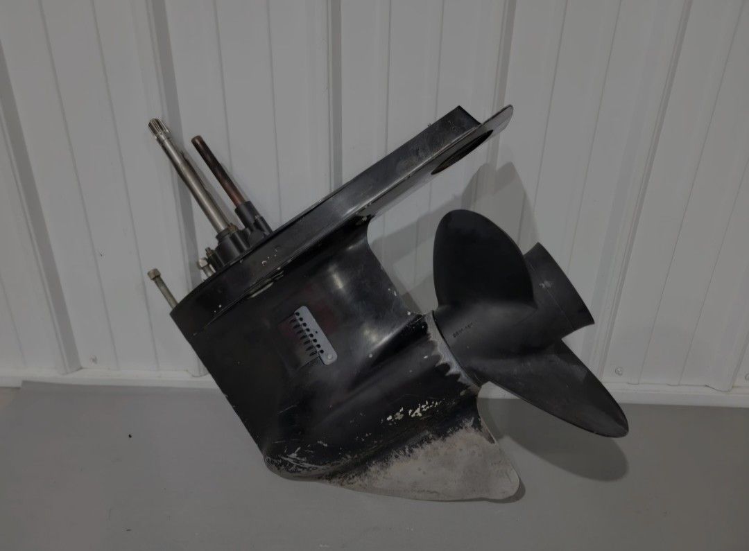 Mercruiser Alpha 1 Gen 2 Lower Unit 4 Cylinder 3.0 Liter Freshwater 2:1