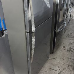 Top Freezer Refrigerator 