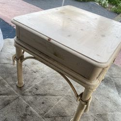 End /Coffee / Bedside Table / Mesa