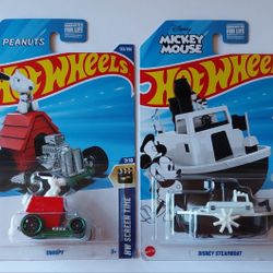 Hot Wheels Snoopy and Disney Steamboat 
