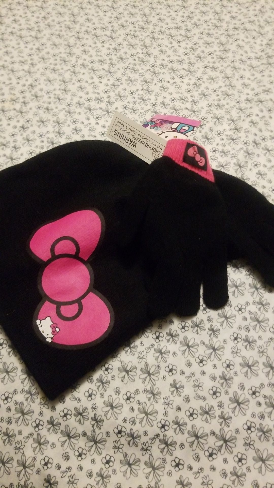 Little girl hello kitty size for 5 year old beanie n globes