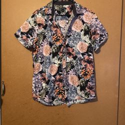 Men’s Button up Shirt 👕 | Large 