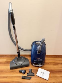 Miele vacuum cleaner C3 Marin