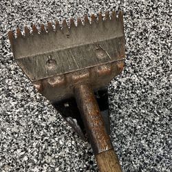 Roofing Shingle Removal Shovel