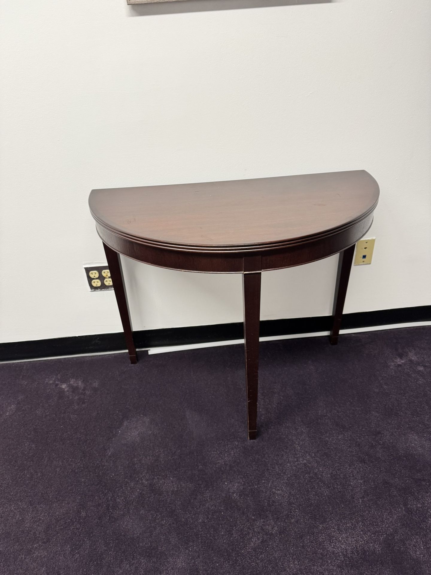 Corner Table