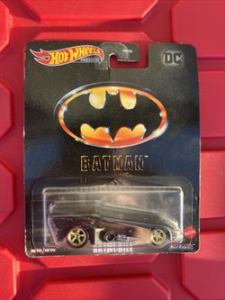 Hot Wheels HKC22- 1:64 Premium Replica Entertainment Mix 1 - DC Batman Batmobile