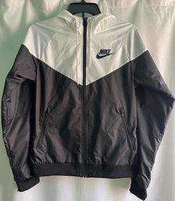 Nike Women's XS Windrunner Jacket Black White NWT — $100 Retail