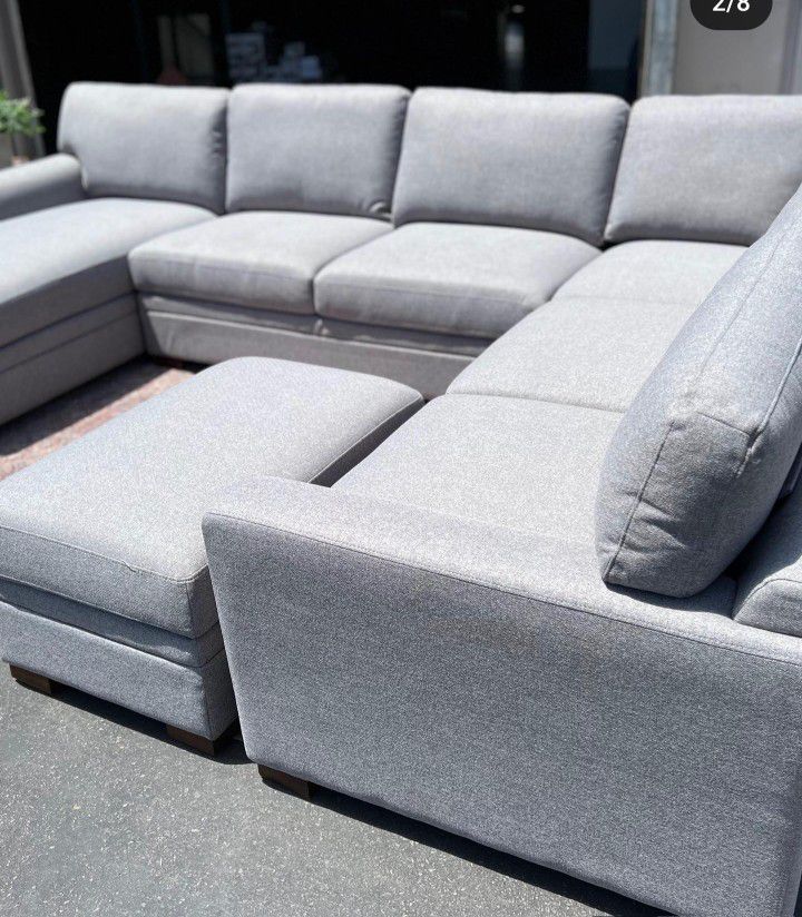Gray Sectional Couch With Storage Ottoman  
