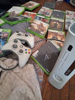 Xbox 360 Console With 20 Games Two Controllers 