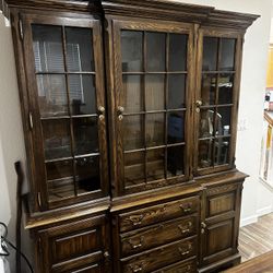 China cabinet / Hutch / Dinning Cabinet
