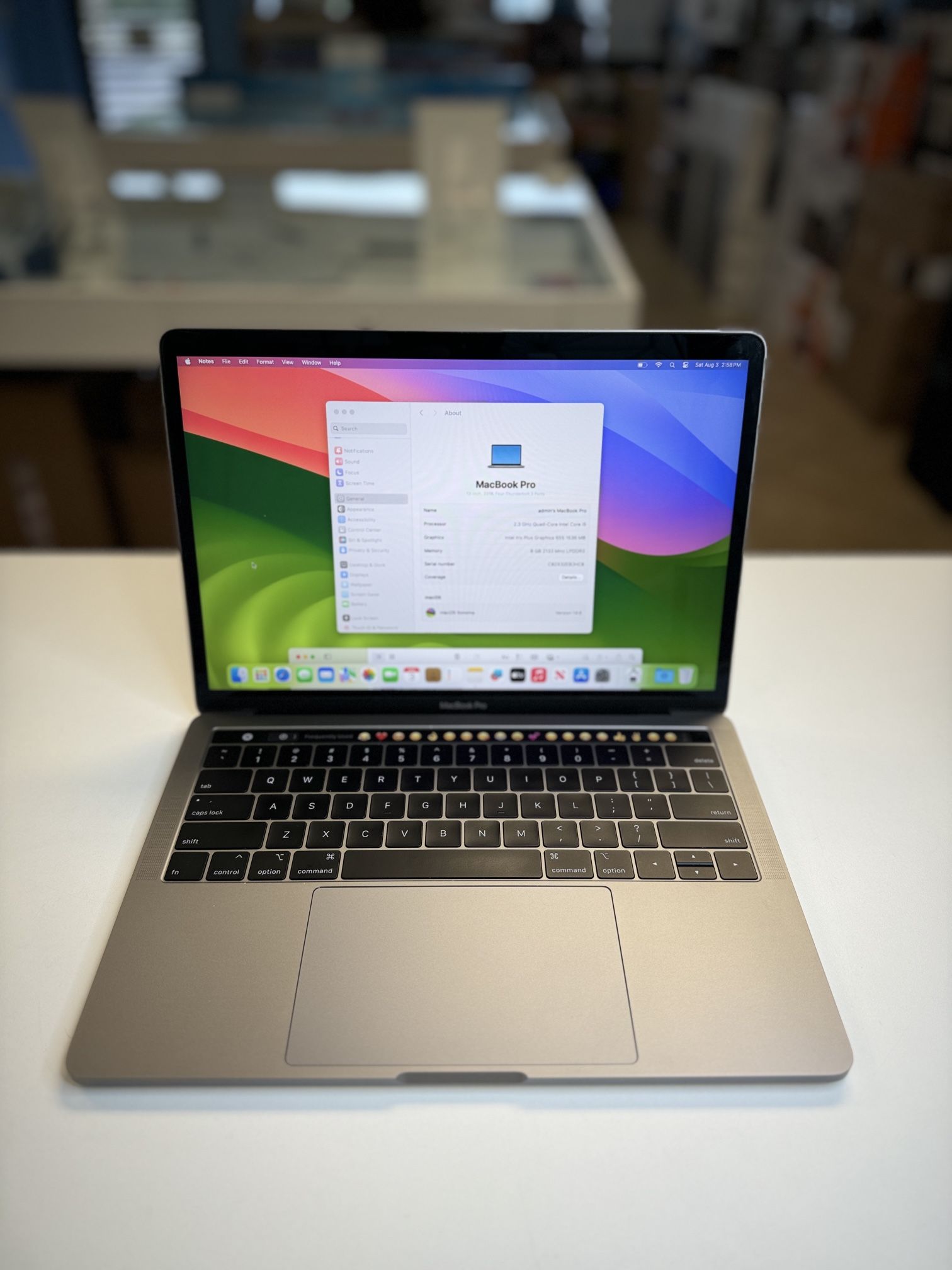 Macbook Pro 13inch Touchbar MacOs Sonoma 2024 with Final Cut & Logic Pro