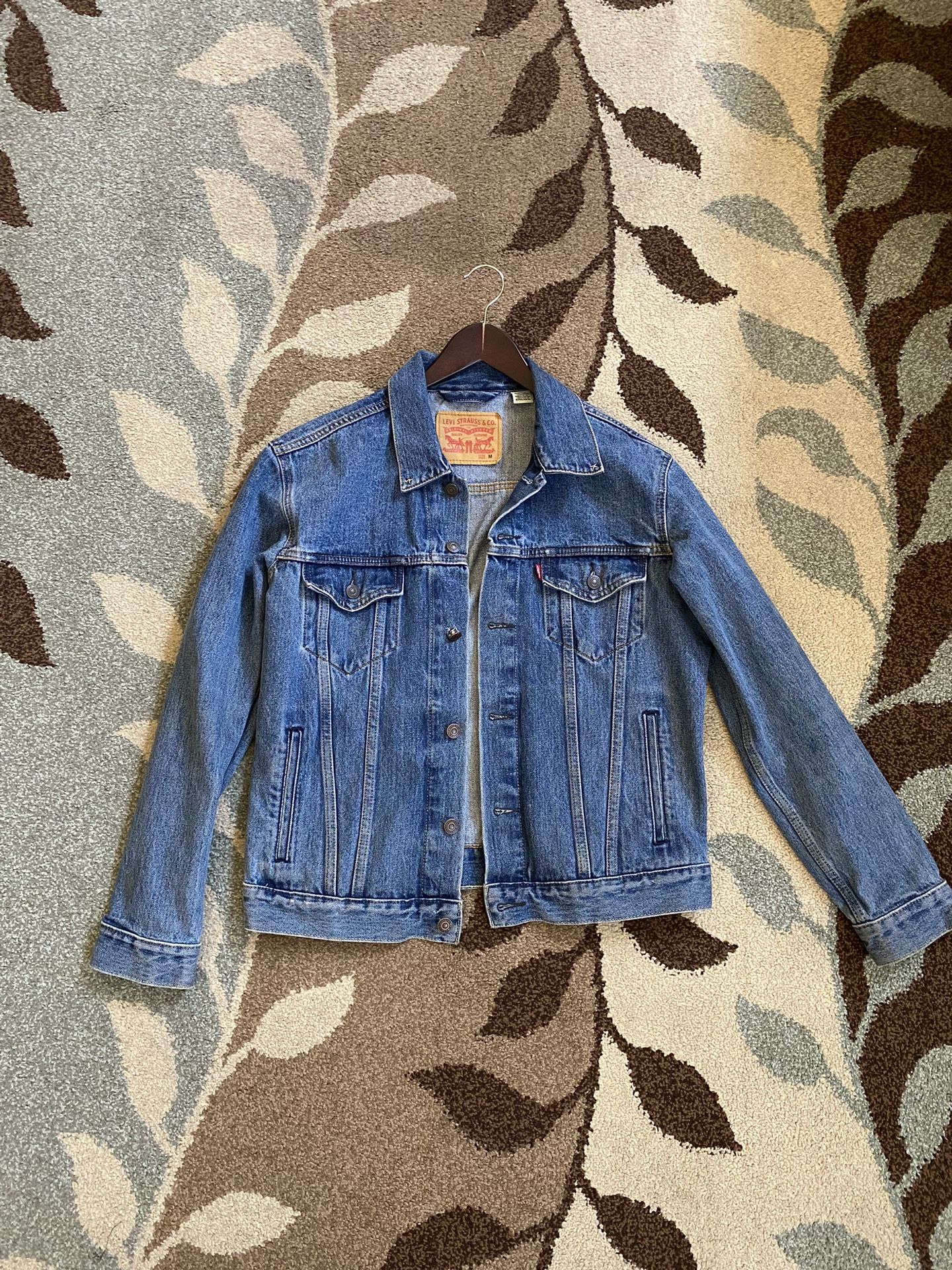 Levi’s Denim Jacket Size Medium