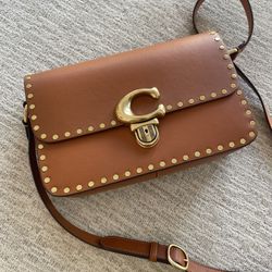 Coach Shoulder / Crossbody bag - Like New! 