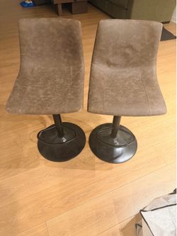 2 Matching Bar Stools