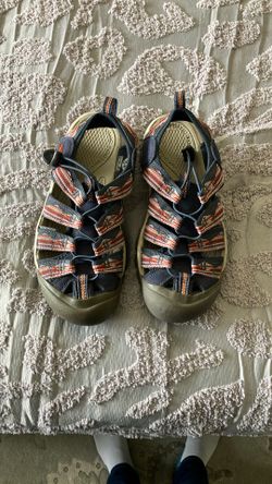 Men’s Size 8 Keen Sandals