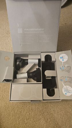 HTC Vive XR Elite + Deluxe Pack