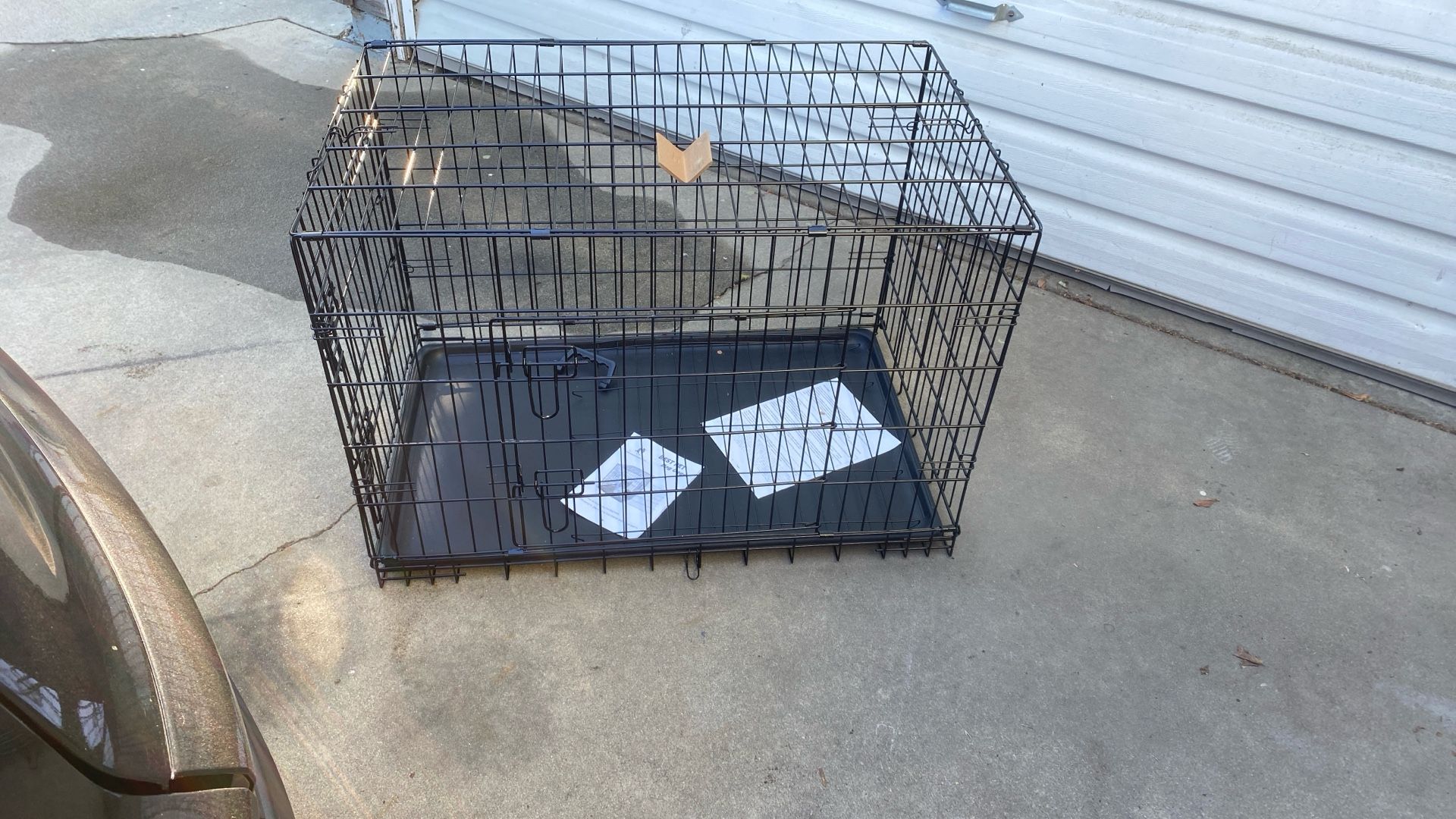 Large Metal Dog Kennel – Foldable Crate w/ Tray (Great Condition