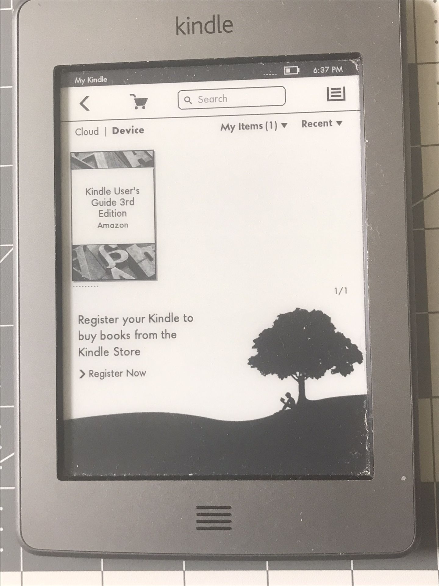 Used excellent Amazon Kindle Touch D01200 4th Generation Wi-Fi 4GB 6" Bundle