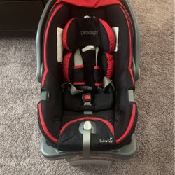 Car seat Color Black and Red