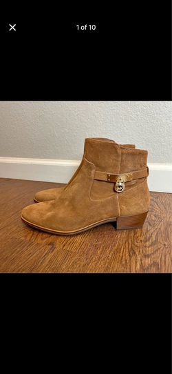 Size 8.5 Michael Kors booties