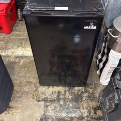 Insignia Fridge Portable Fridge Works Great!! 