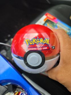 Pokeball tin