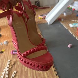 lv red bottoms heels