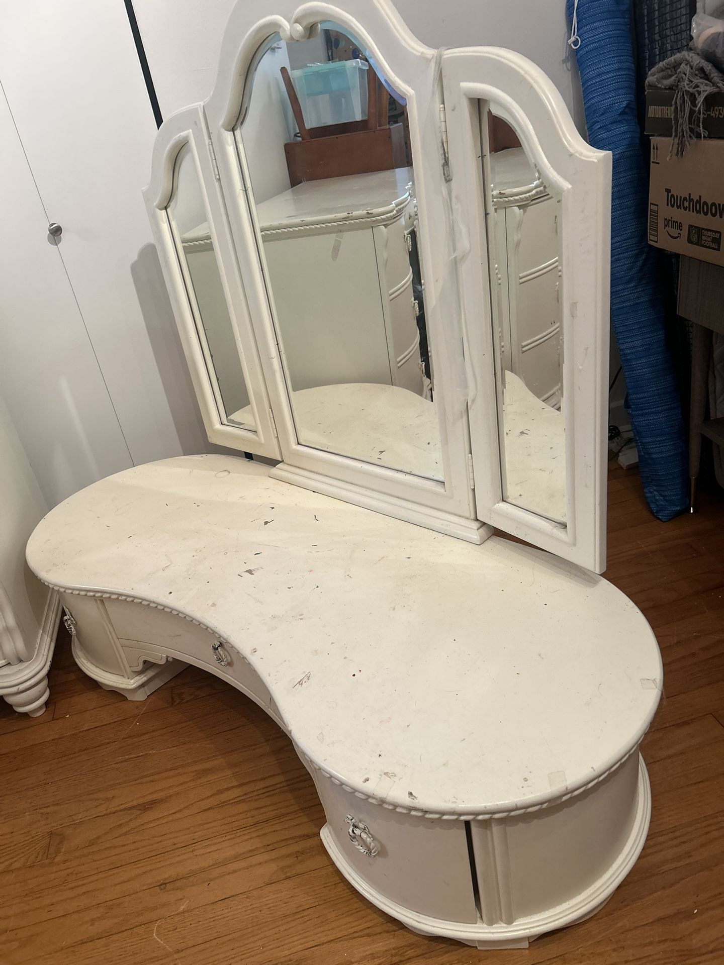 3 Peaces Antique Wood Cash Only