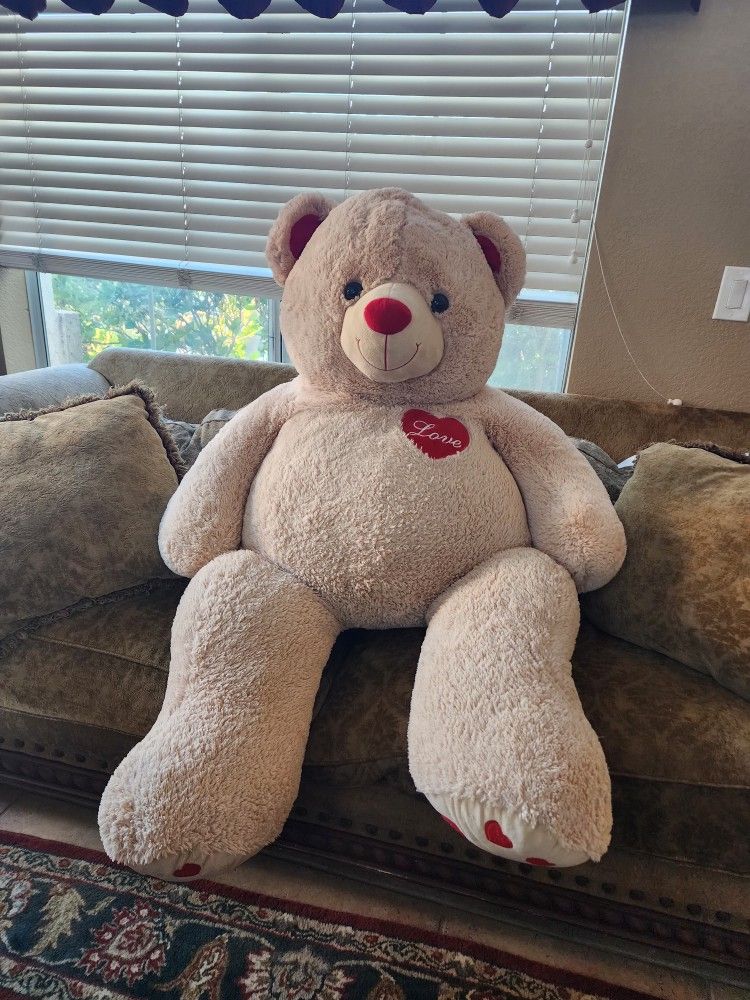 Giant Teddy Bear. 4' Tall