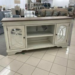 Realyn Chipped White 74" TV Stand
Dimensions: 74''W x 18''D x 36''H
