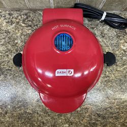 Dash Mini Bundt Maker 
