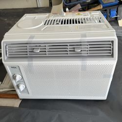 Window AC Unit 