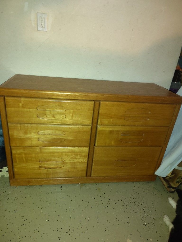 6 Drawer Dresser