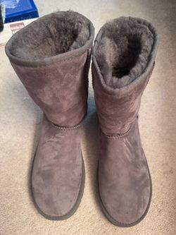 Women’s UGG boots size 7