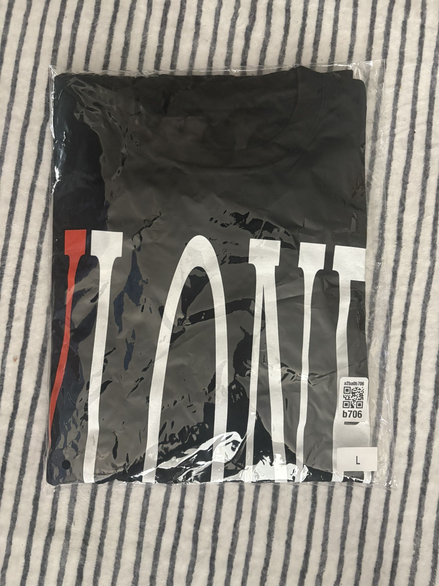 Goat Exclusive V-lone T-shirt