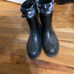 Kids Size 4 Snow Winter Boots