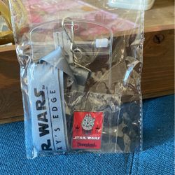 Star Wars Galaxy’s Edge Lanyard and Pin From Disneyland Sealed