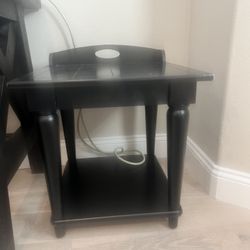 End/Side table in black