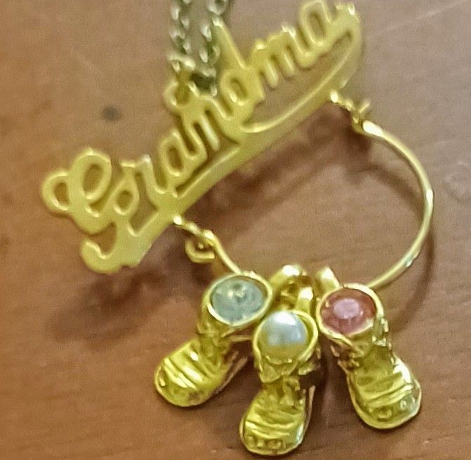 Charm Pendent Grandma