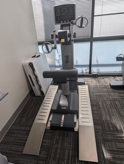 Technogym Top Exite 700 UBE Med Hand Bike - Like New - Life Fitness, Precor, Stairmaster, Cybex, Nautilus, Flex, Hammer Strength 