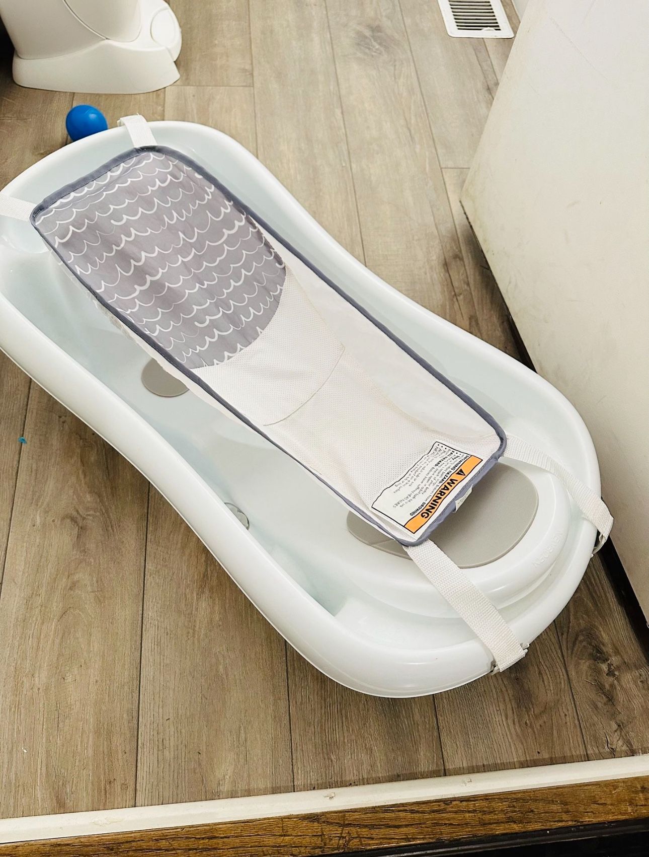Bath Tub First Year With Sling For Baby To Toddler