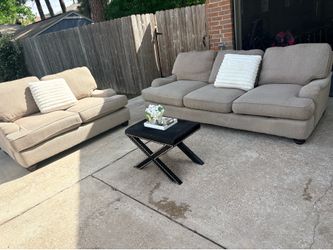 Couch set