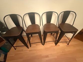 Barstools 4 set chairs