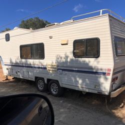 28’ Appetite  5th Wheel Trailer 