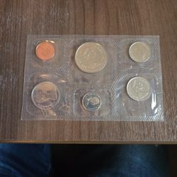 Royal Canadian Mint 1975 Unc Set