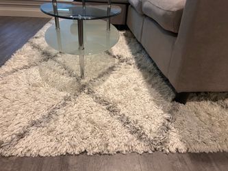 Selling a complete living room setup in good condition