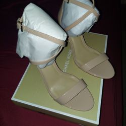 Mk Size 6 Never Warn In Box Heels
