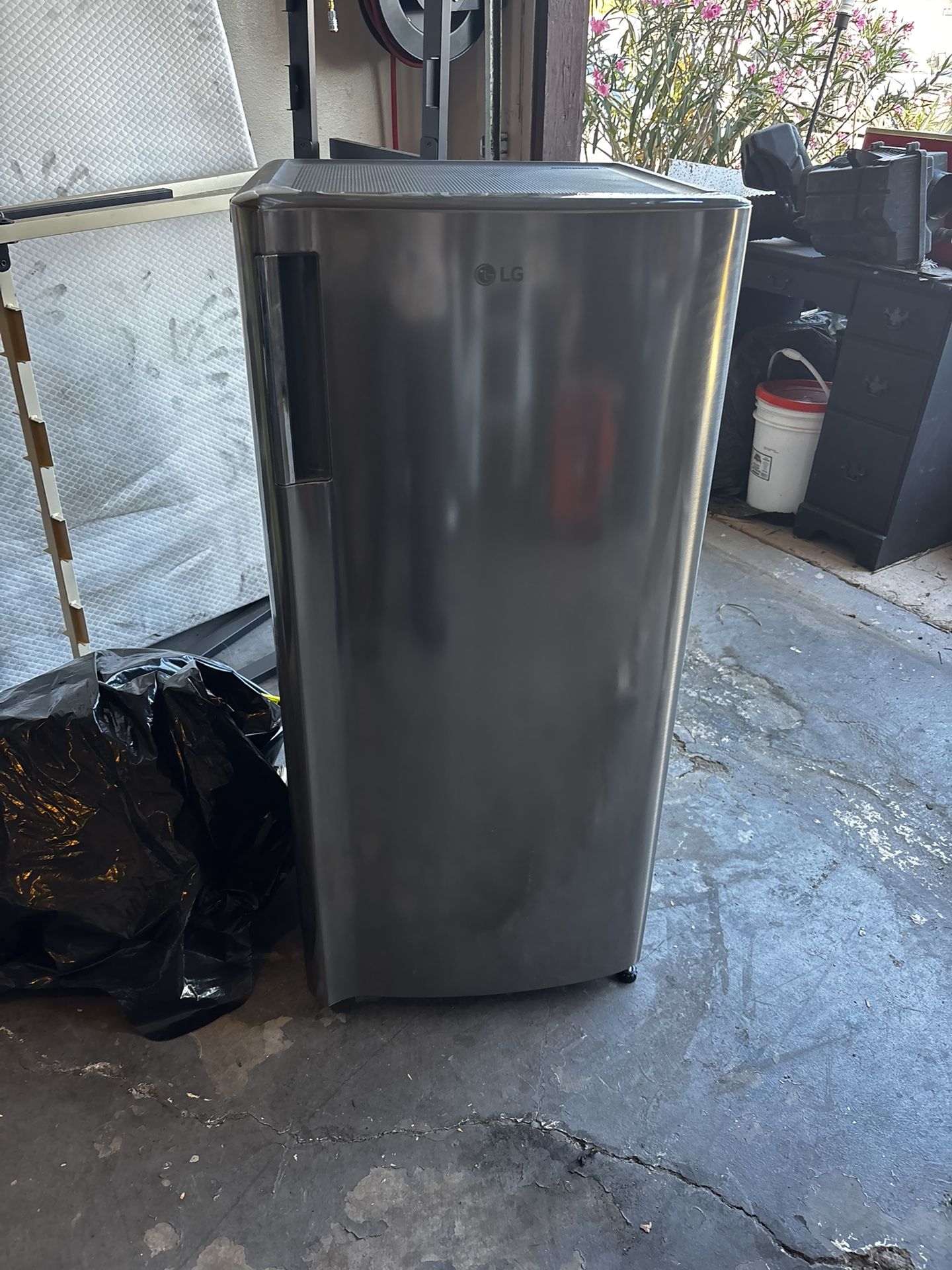 LG mini Fridge Tall