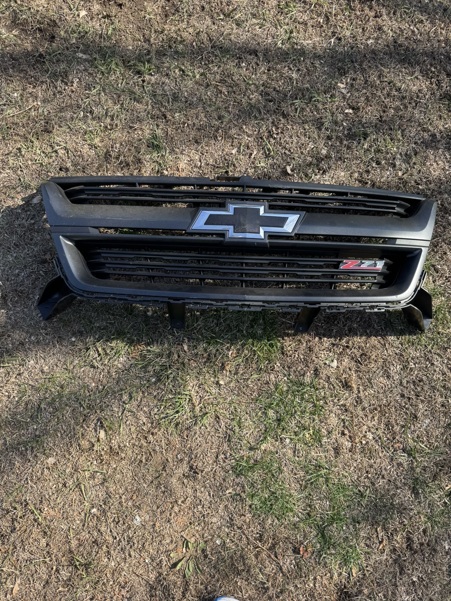2015-2020 CHEVROLET COLORADO Z71 GRILLE ASSEMBLY OEM UPPER FRONT GRILL