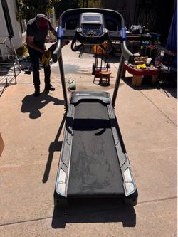 Horizon 7.0 AT treadmill like new